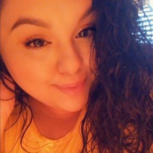 Meet your Posher, Ana